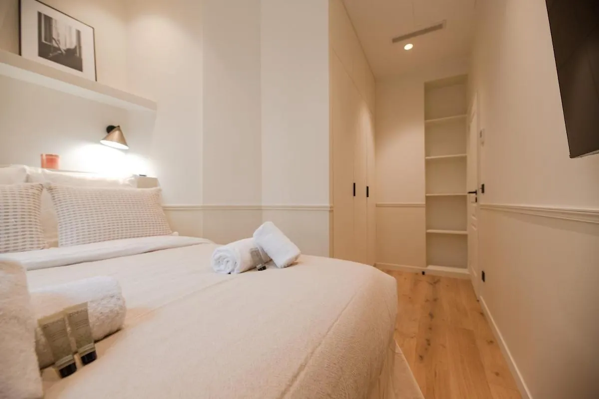 Luxury Central 3 Bedrooms Flat - Grands Boulevards Paris 0*,  France